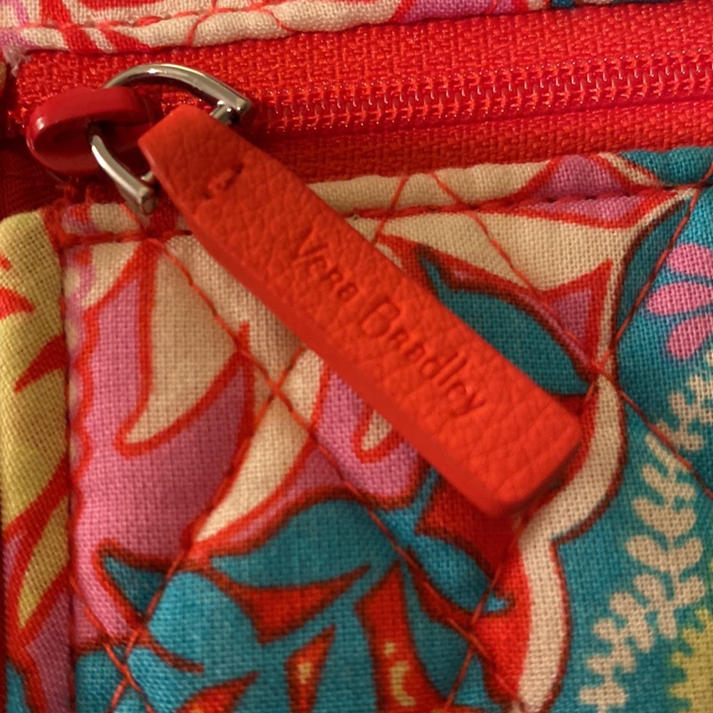 Paisley in Paradise wallet with shoulder strap by Vera Bradley. Like new! - Picture 6 of 7